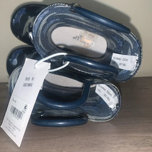 NWT Capelli New York Shark print blue colored rain boots size 6C - Picture 7 of 8